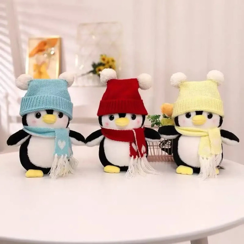 Peluche De Pingüino Con Gorro Y Bufanda 23cm Kawaii Varios — foto 2