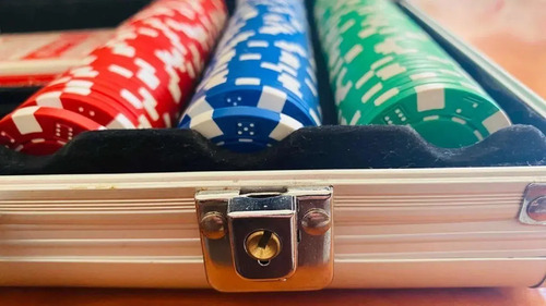 Set Poker Juego De Mesa 500 Fichas + Naipes, Dados + Maletín — foto 5